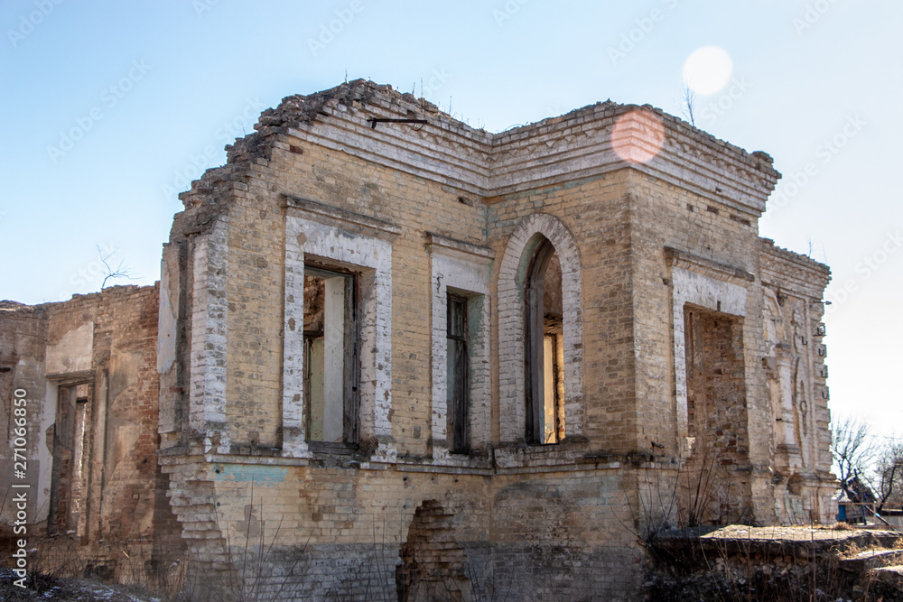 Remains of the structure and elements of architecture Ruin of Osten-Saken manor house