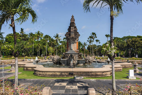 A fountain in a roundabout with Hindu statues, bali, indonesia © Luis