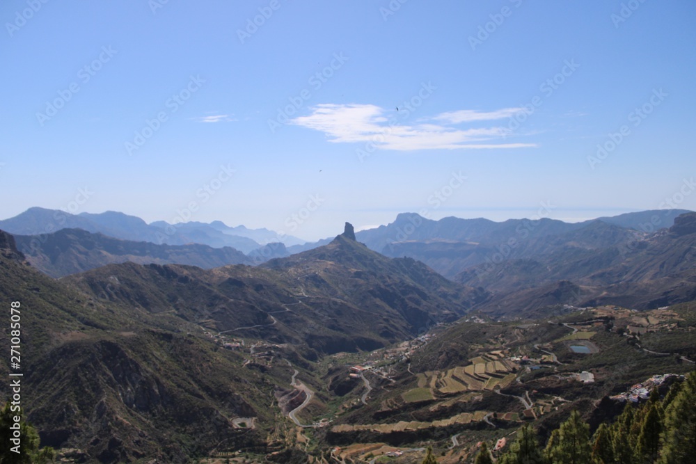 Fototapeta premium view of mountains