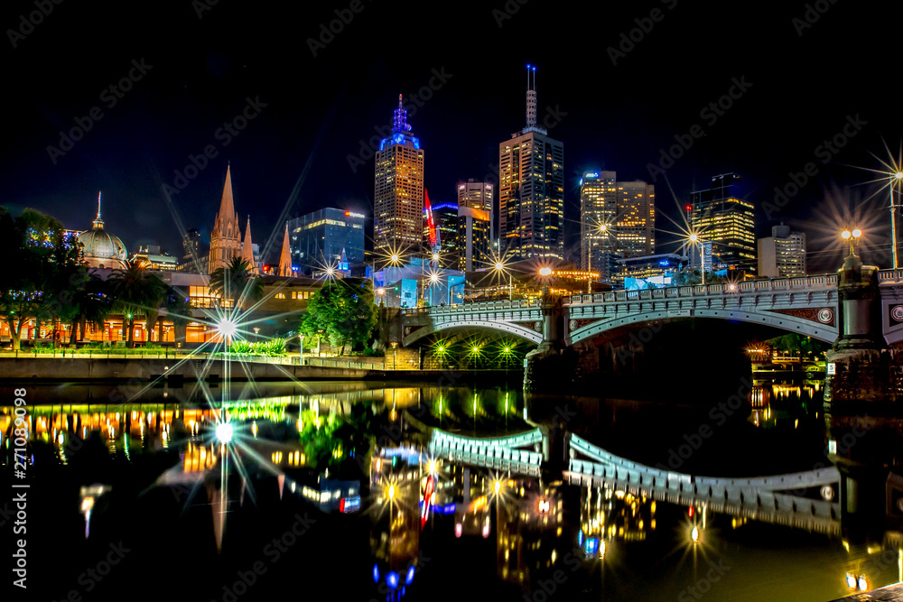 Fototapeta premium Melbourne and yarra river night cityscape