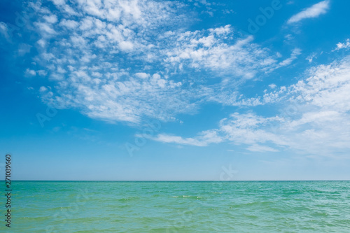 Fototapeta Naklejka Na Ścianę i Meble -  Blue turquoise sea and sky clouds