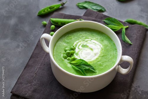 Green pea and mint soup