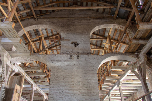 View of the Central brick column and arches