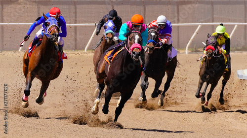 Slika na platnu Race Horses Rounding the Final Curve