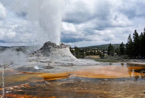 Wallpaper Mural Geyser à Yellowstone Torontodigital.ca