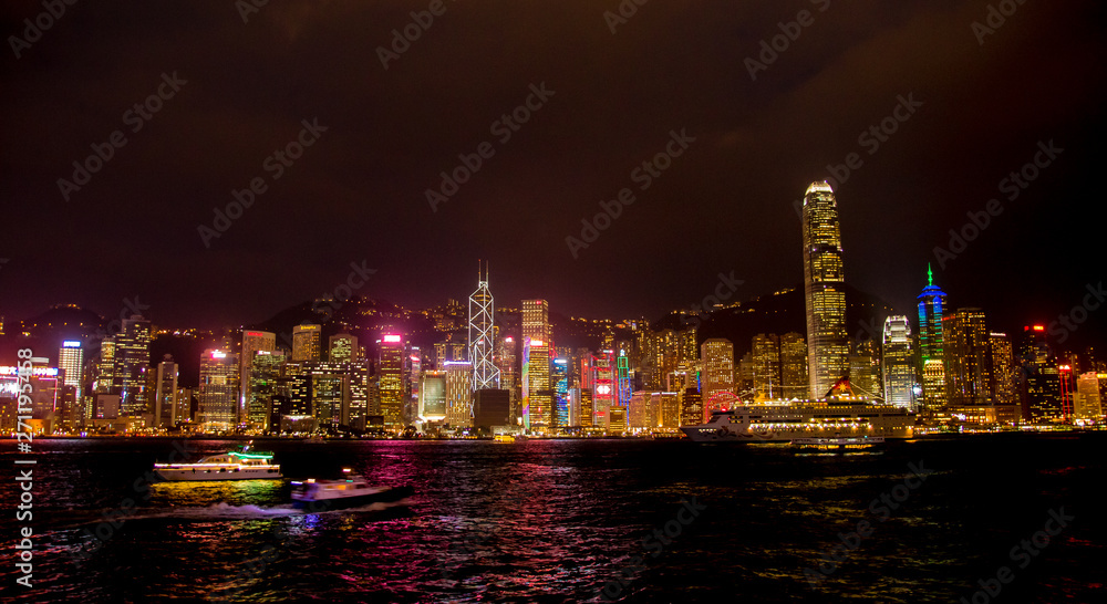 Obraz premium City at night in Hongkong