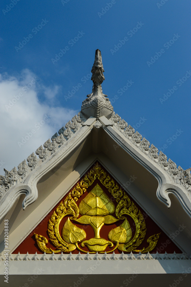 Obraz premium roof of temple in thailand