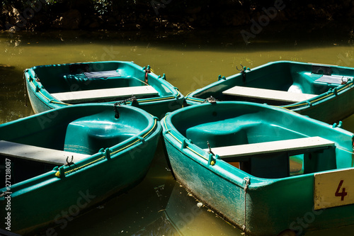 Wallpaper Mural Botes  en el lago  Torontodigital.ca