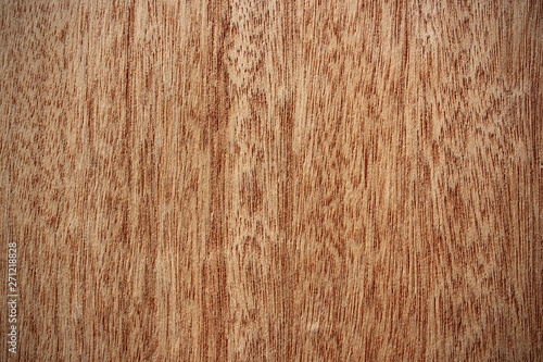 Okoume wood surface - vertical lines