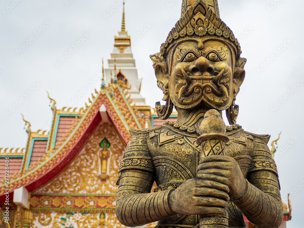 The giant statue in temple