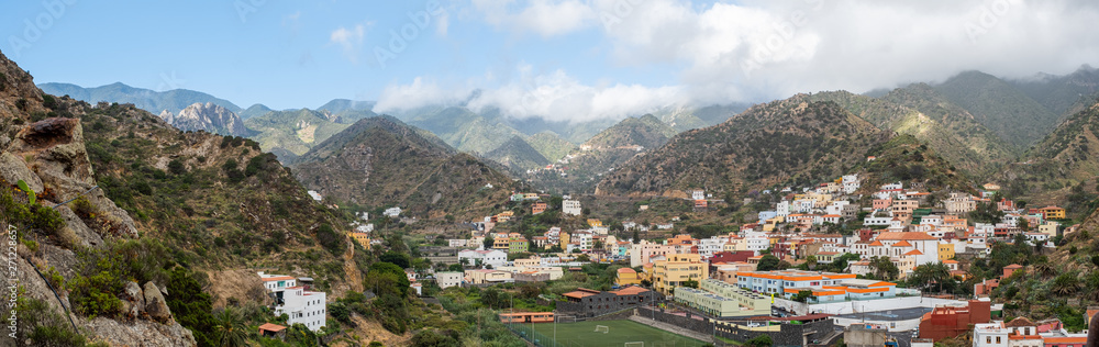 Panoramablick auf Vallehermoso, La Gomera, Kanarische Inseln, Spanien