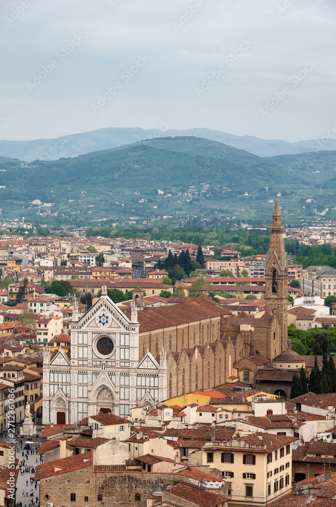 Florence, UNESCO Heritage and home to the Italian Renaissance, full of famous monuments and works of art all over the world. The Renaissance city is of the Medici dynasty,