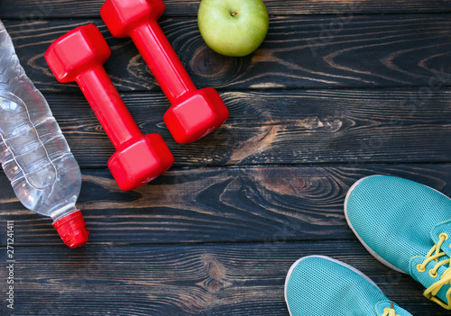Sports Crafts, dumbbells, drinking water