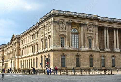 Tableau sur toile PARIS, FRANCE -MAY 25, 2019 - The Colonnade of Claude Perrot is the most eastern facade of the Louvre Palace in Paris