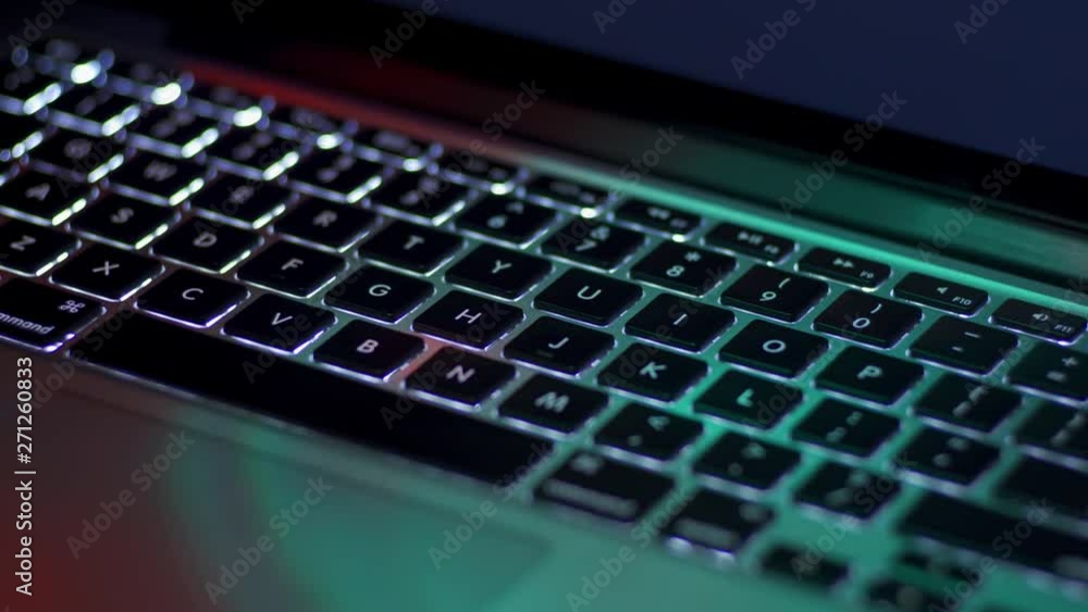 バックライトが点灯するノートPCのキーボード FIX バックライトが点灯するノートPCのキーボード FIX