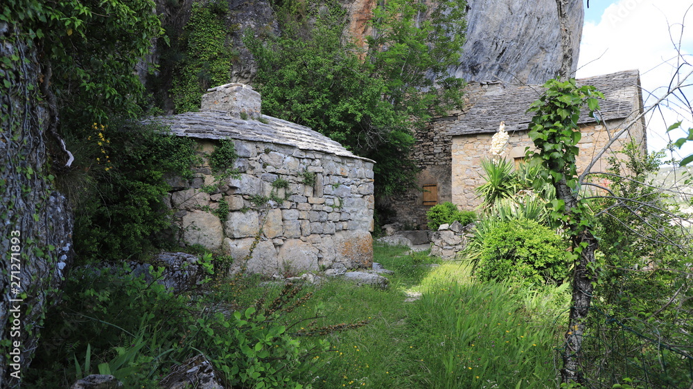 village semi troglodytique d'Eglazines, Gorges du Tarn