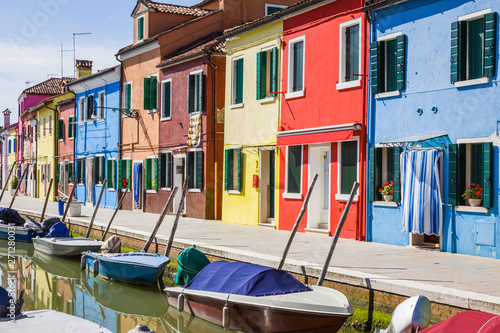 Canal in Burano, Venice © Raymond Inauen