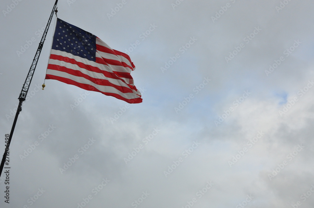 Naklejka premium American Flag on Crane
