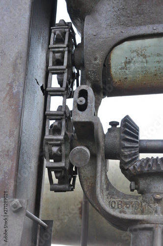 Thresher Chain and Gears