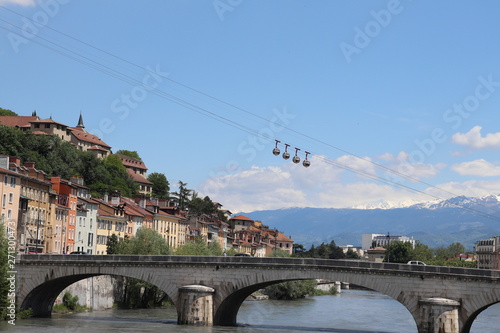 Les quais de la rivière Isère dans la ville de Grenoble, Département de l'Isère, France