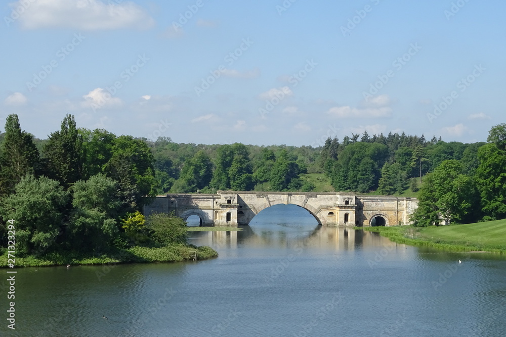 Φωτογραφία Views of the lake, Vanburgh Bridge and parkland at Blenheim Palace - Woodstock,