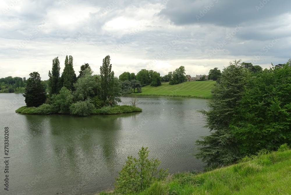 Φωτογραφία The lake at Blenheim Palace, Woodstock, Oxfordshire, England, UK