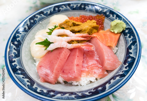 Fresh raw seafood mixed rice bowl (Kaisen-don/ Japanese tasty food)
