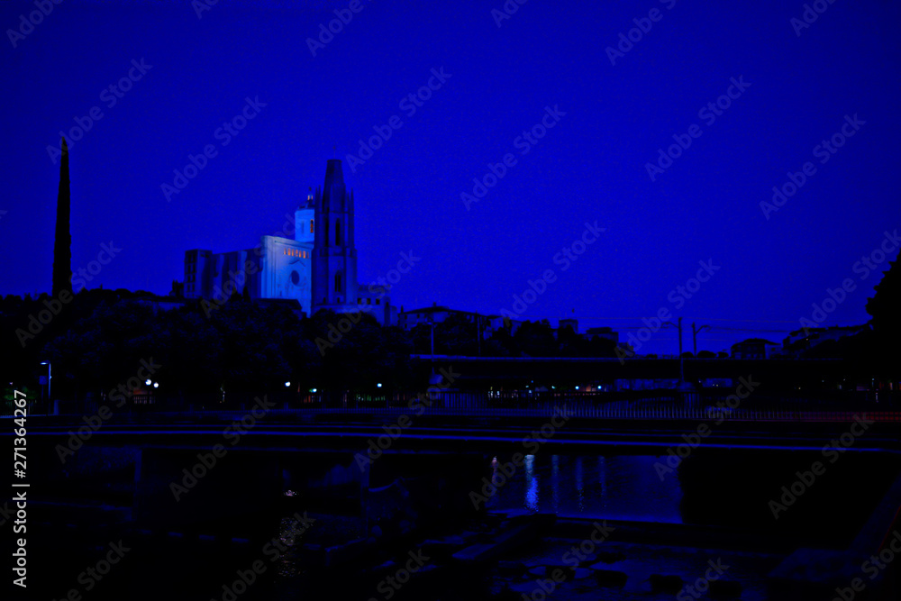 Naklejka premium Girona, city of Catalonia at night. Spain
