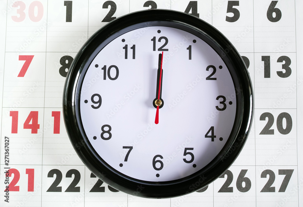 カレンダーと12時の時計 カレンダーと12時の時計