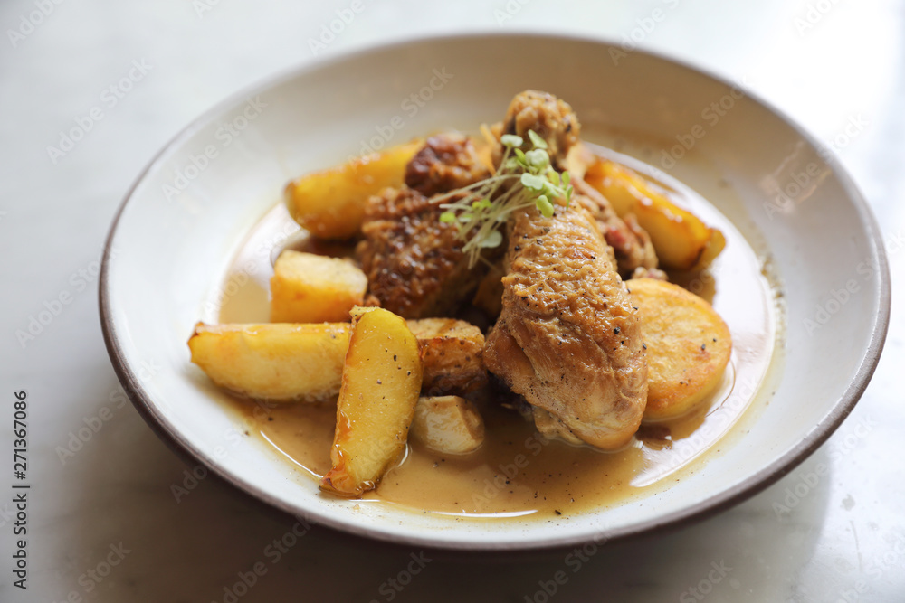 Braised roasted chicken with potatoes Braised roasted chicken with potatoes