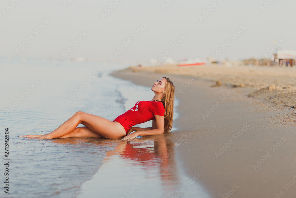 Fototapeta premium the girl of the sea