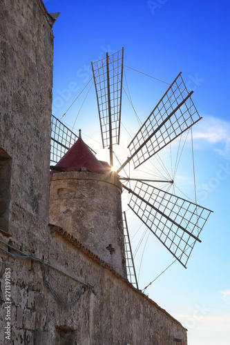 Windmill for grinding sea salt