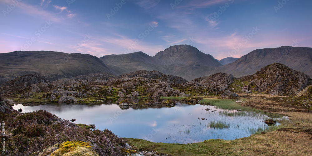Obraz premium Innominate Tarn Sunrise
