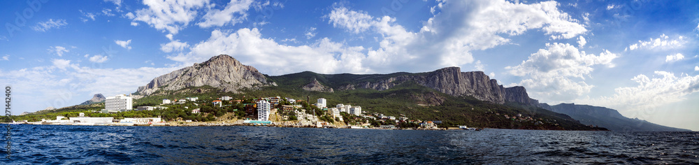 Panorama of the forossky Park en backdrop of Crimean mountains 3