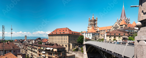 Fotografie Panorama view of Lausanne Cathedral and city skyline