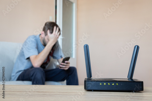 Wifi router with low signal. Version 2 - WiFi icon