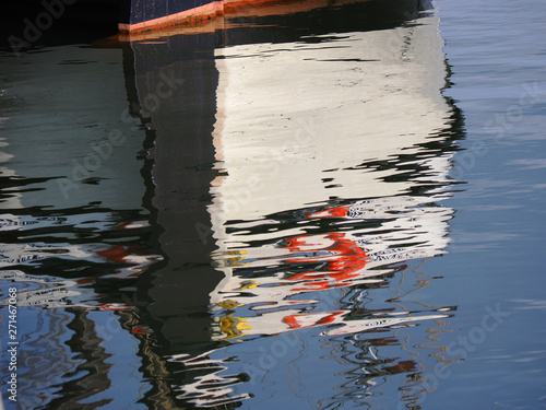 Spiegelung eines Boots