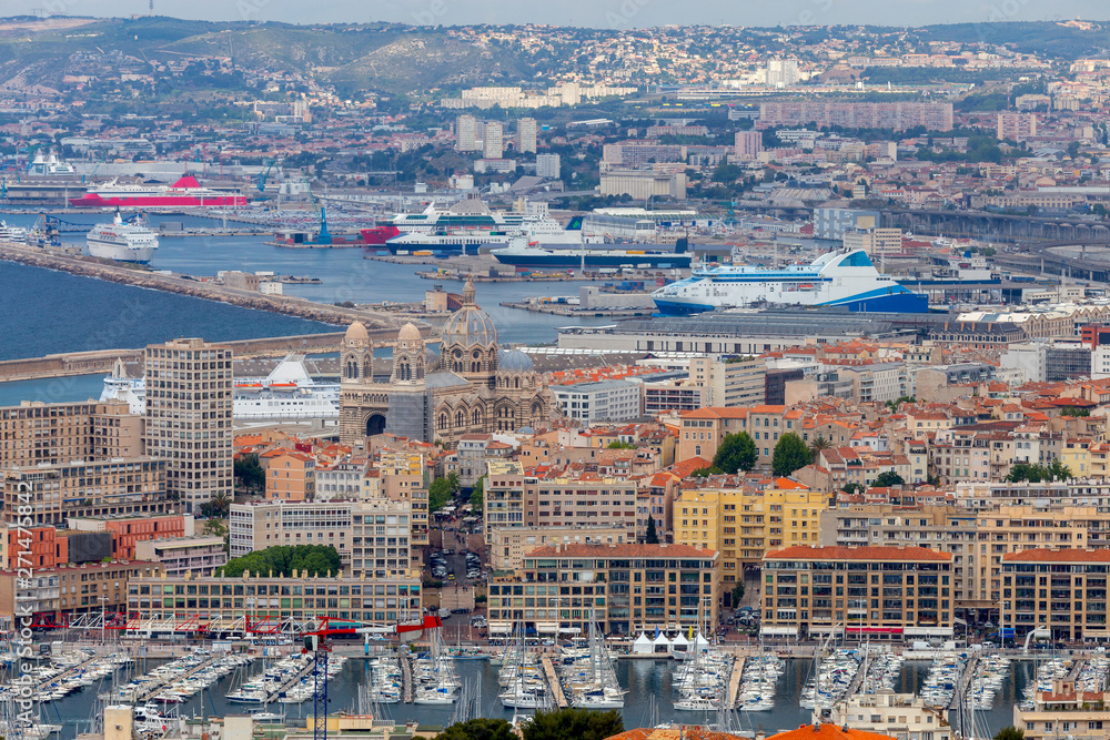 Obraz premium Marseilles. Aerial view of the old and new port with ships and yachts.