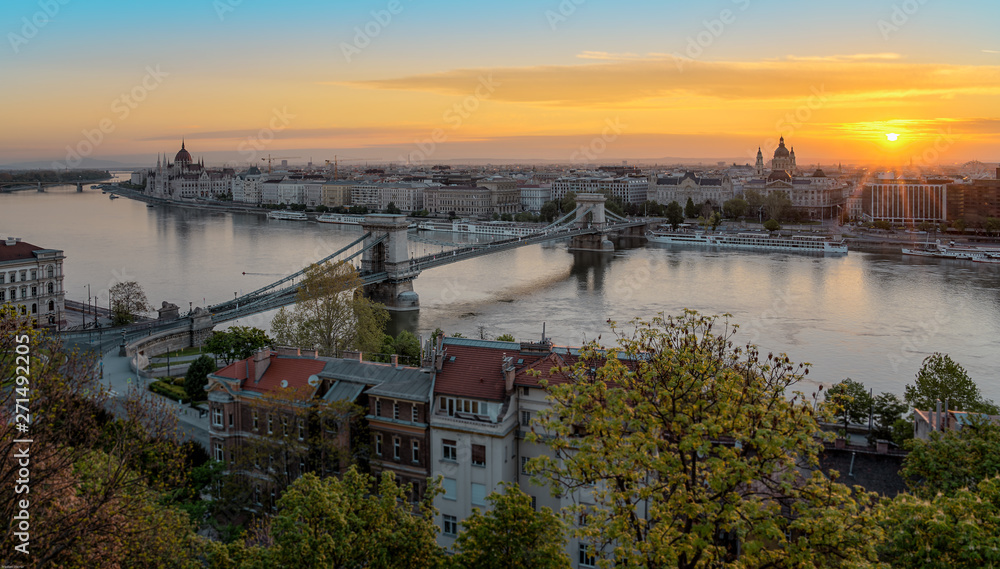 Fototapeta premium Panorama Budapest Sonnenaufgang