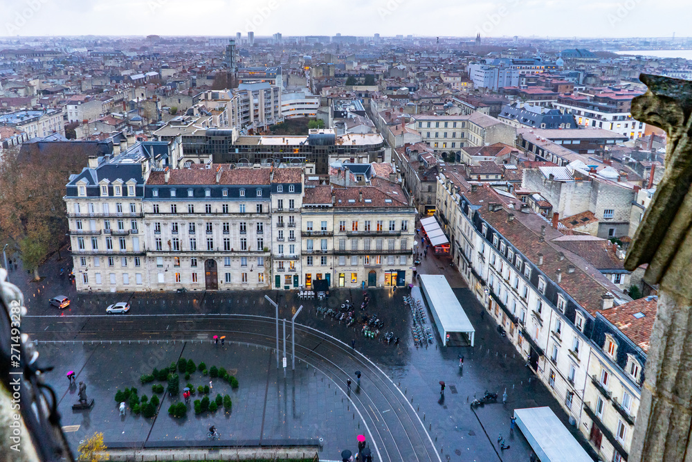 Fototapeta premium Cathedrale Saint Andre and Pey Berland Tower in Bordeaux, France