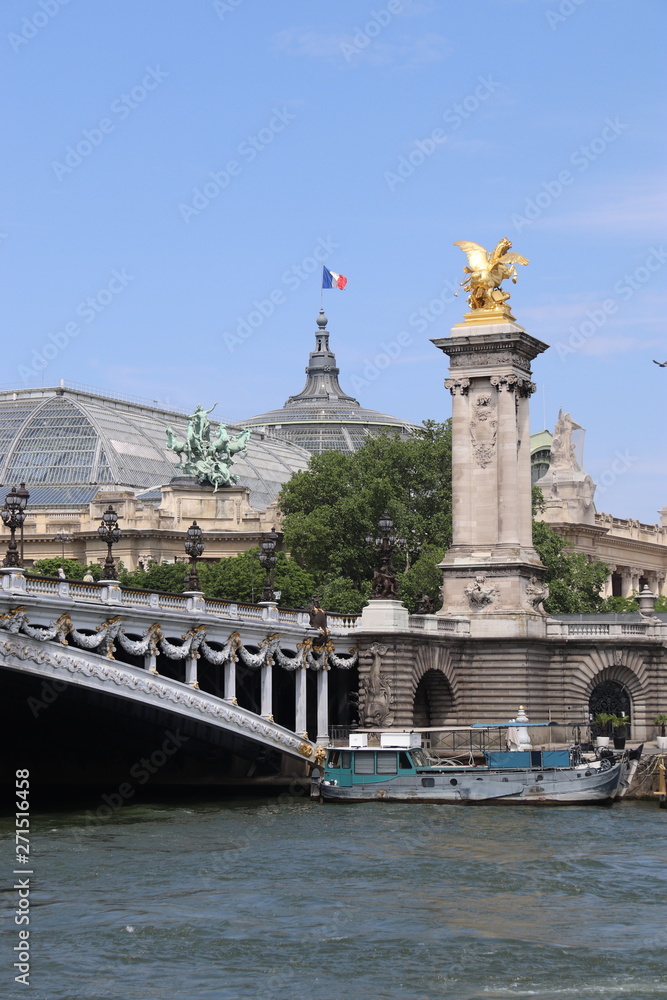 Pont Alexandre III et Grand Palais à Paris