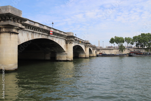 Pont de la Concorde sur la Seine à Paris © Atlantis