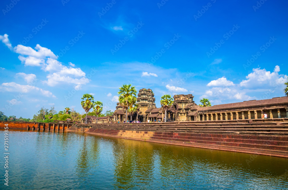 Fototapeta premium Gate of ancient temple complex Angkor Wat, Siem Reap, Cambodia.