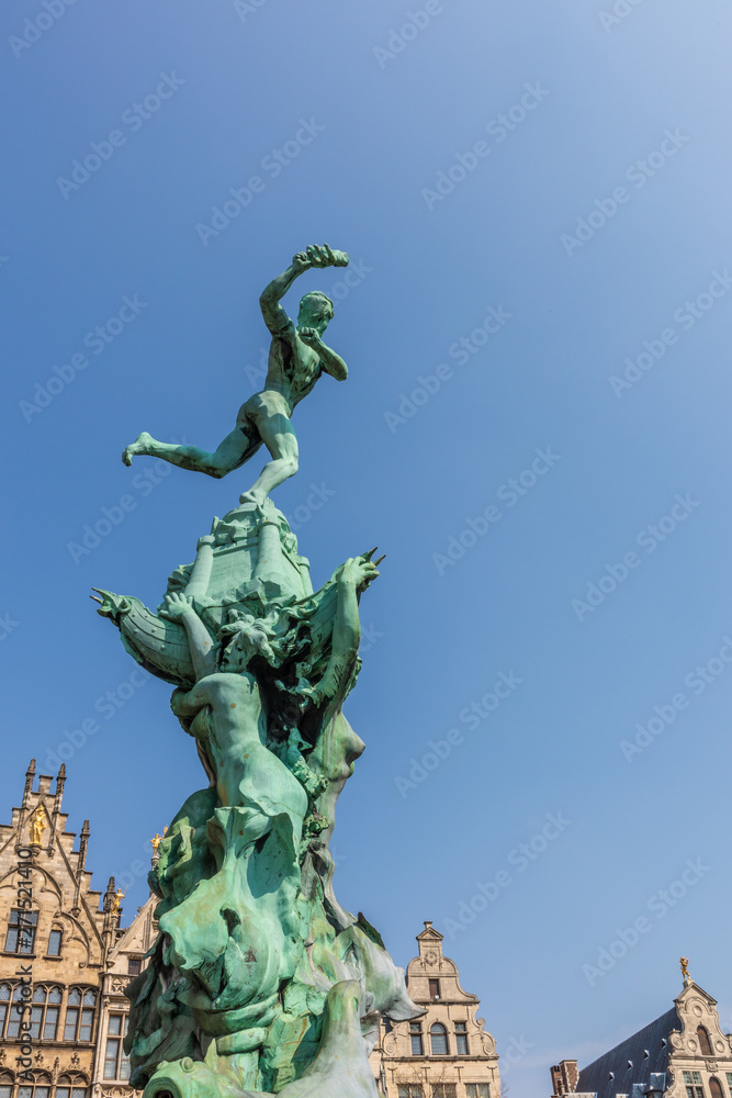 Obraz premium Antwerp, Belgium - APRIL 7, 2019: Brabo fountain, center of Antwerp.