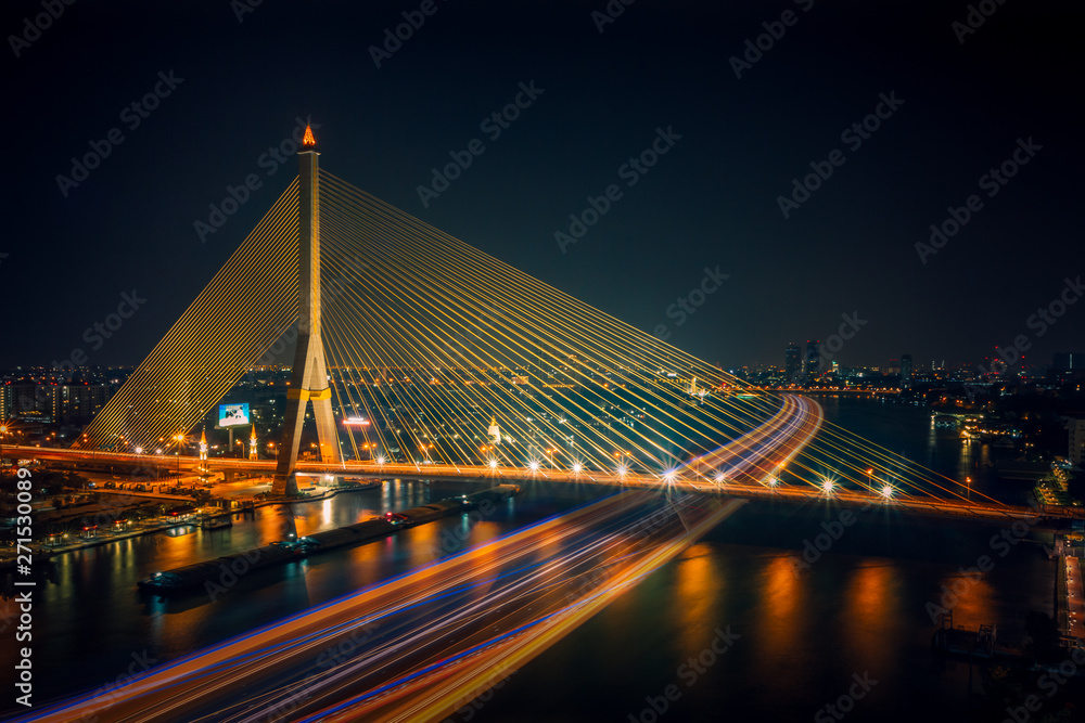 Obraz premium Beautiful landscape of Big Suspension bridge in Bangkok,Thailand. Rama VIII bridge at twilight time.