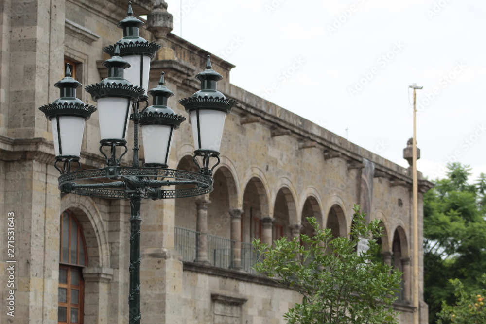 Foto de un lado de la catedral de Guadalajara