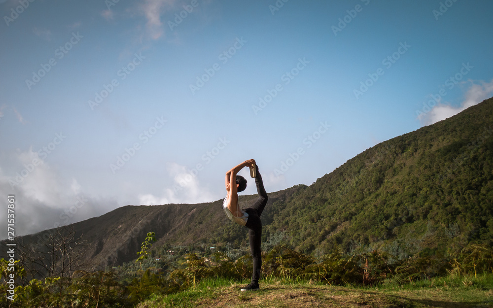 Obraz premium Yoga en las alturas