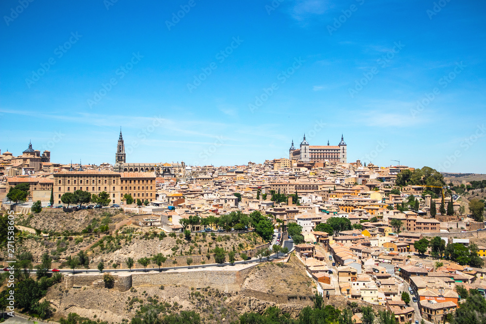 a view of Spain's Toledo Cathedral