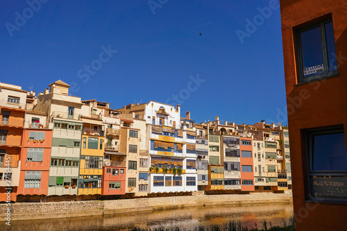 Girona. Colorful houses on the river Onyar. Beautiful town of Girona, Catalonia, Spain © VEOy.com