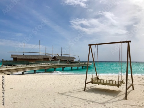 Malediven Milaidhoo Schaukel am Strand